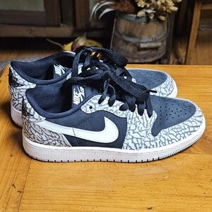 Kids Nike Air Jordan Retro 1 Black Cement Shoes